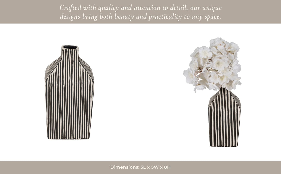 8-lines-square-vase-black-white-15