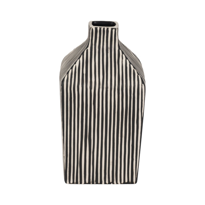 8-lines-square-vase-black-white-1