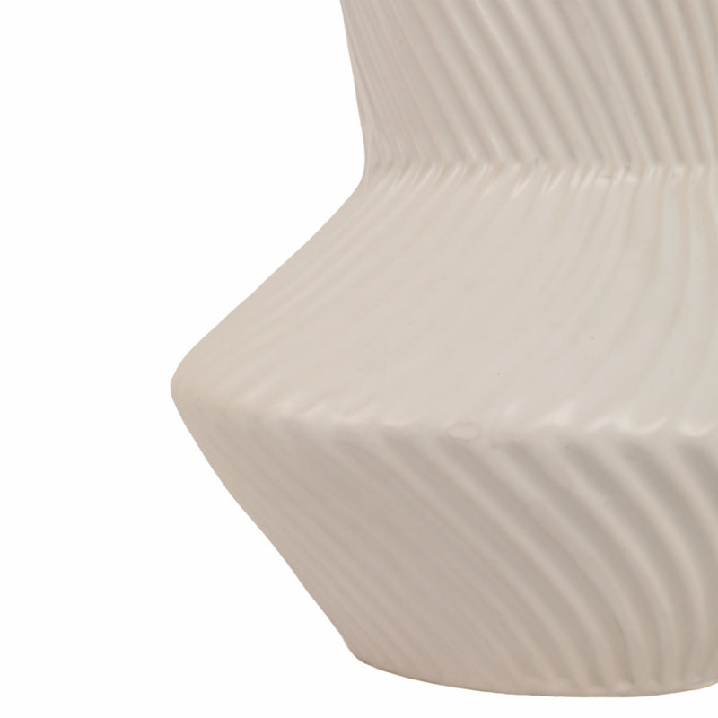 8-modern-totem-vase-white-5