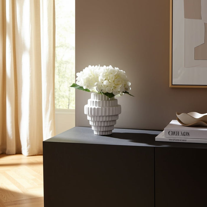 8-textured-staggered-vase-white-11