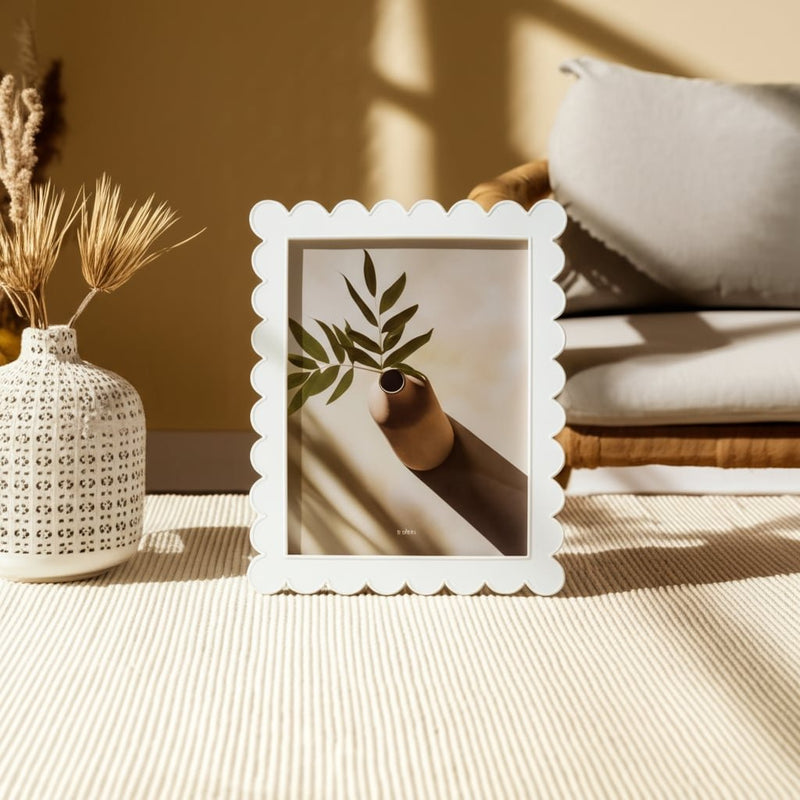 8x10-scallop-edge-photo-frame-white-10