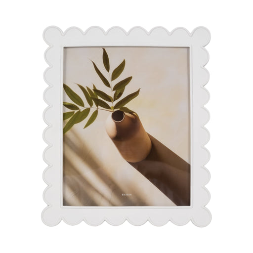 8x10-scallop-edge-photo-frame-white-1