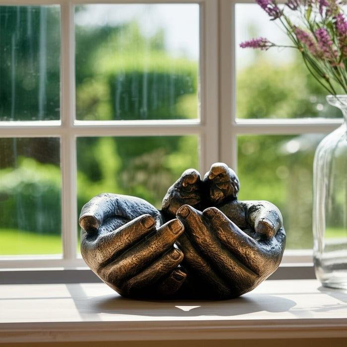 9-giving-hands-birdfeeder-bronze-12