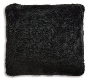 gariland-pillow-1