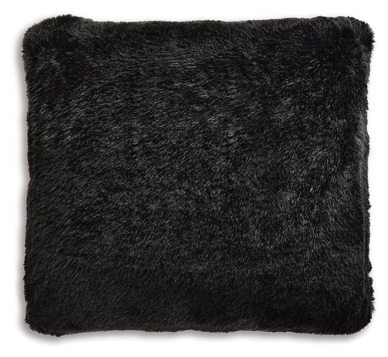 gariland-pillow-1