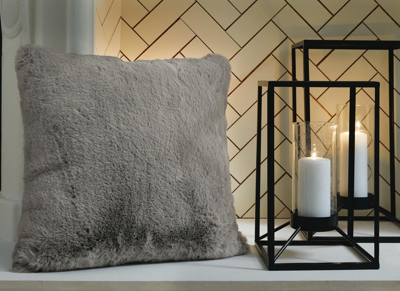 gariland-pillow-2