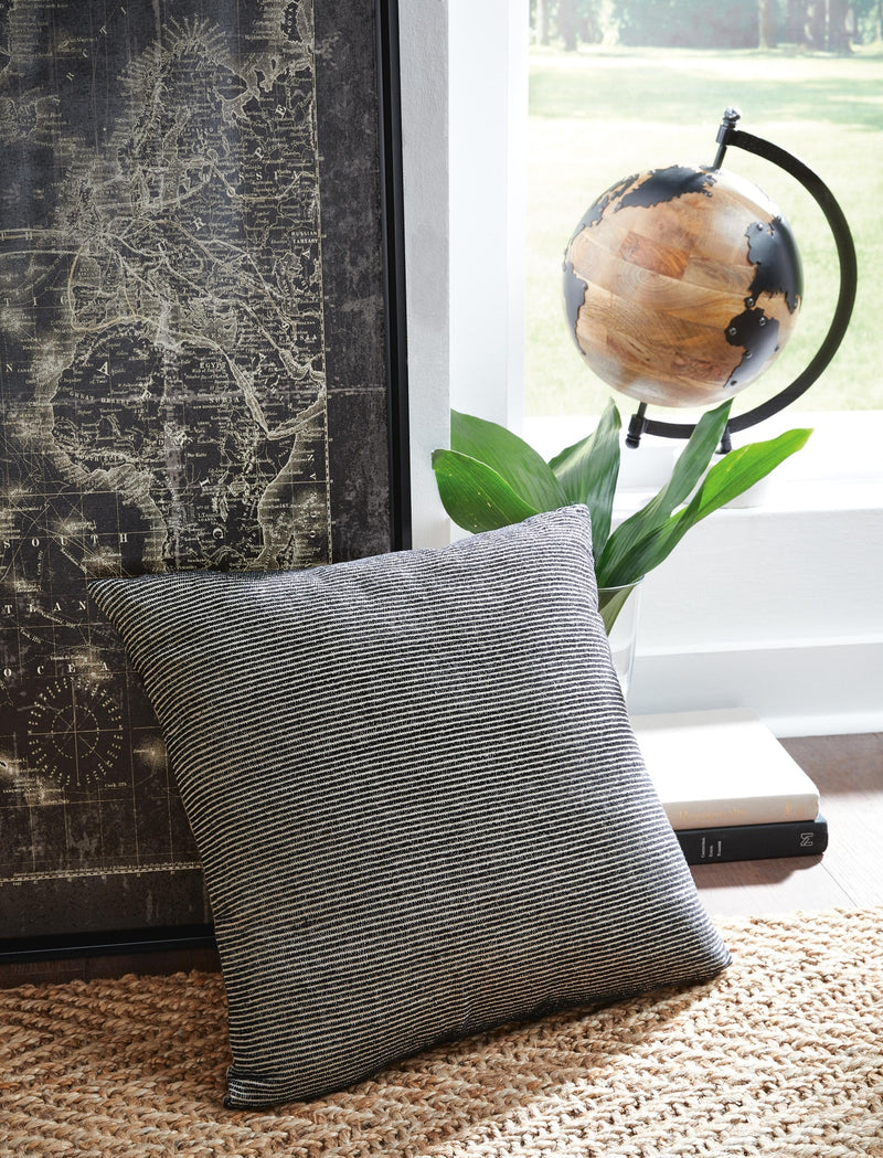 edelmont-pillow-set-of-4-2