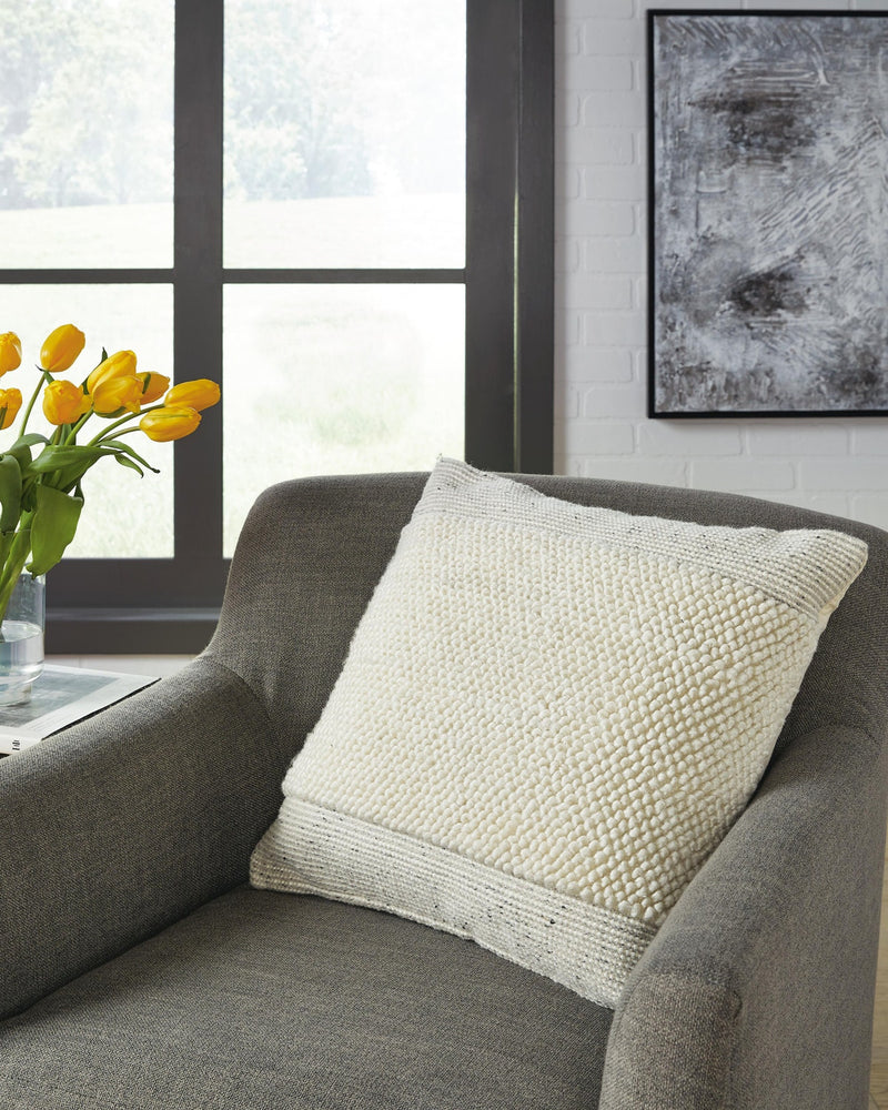 rowcher-pillow-2