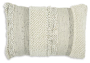 standon-pillow-1