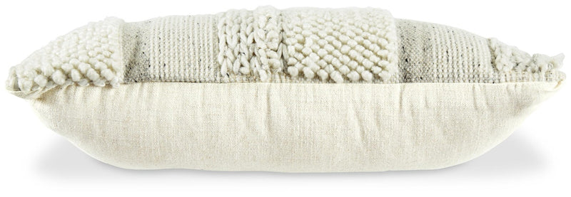 standon-pillow-3