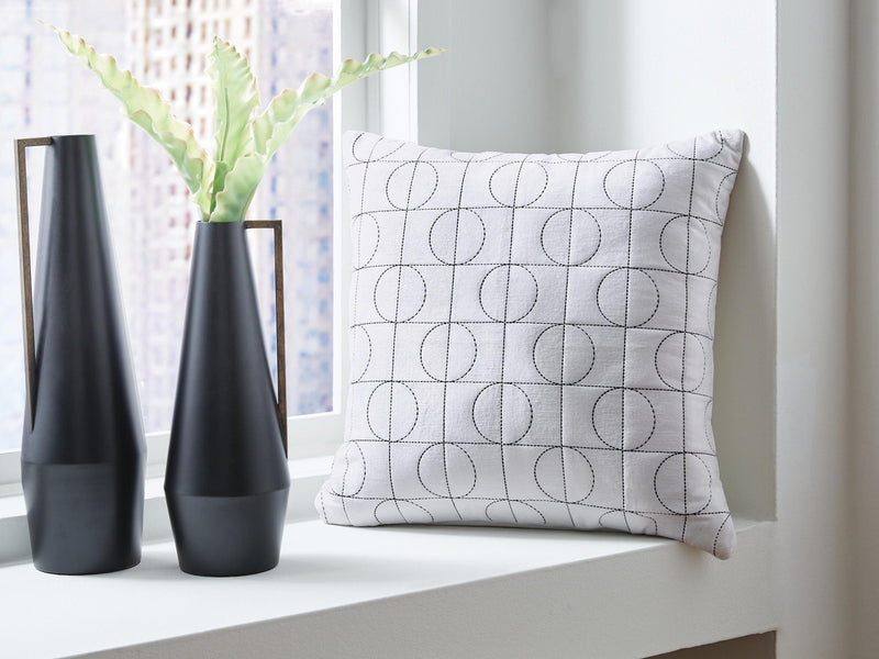 kydner-pillow-set-of-4-2