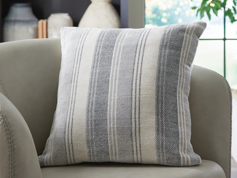 adikus-pillow-set-of-4-2