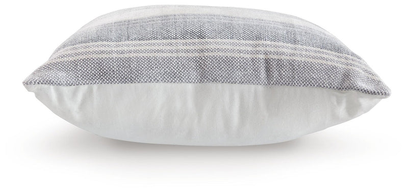 adikus-pillow-set-of-4-3
