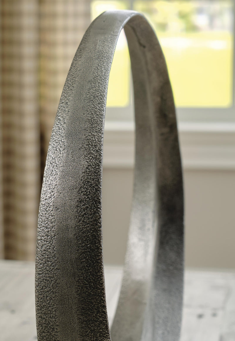 ryandale-sculpture-set-of-2-4