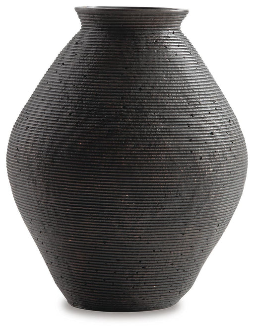 hannela-vase-1