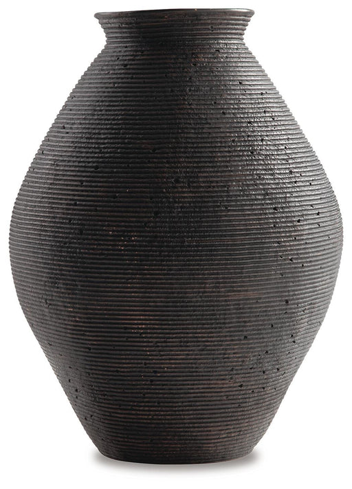 hannela-vase-1