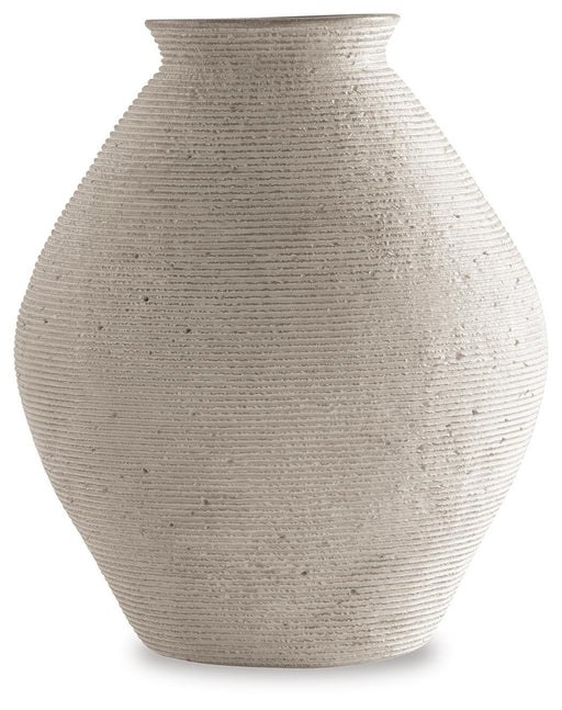 hannela-vase-1