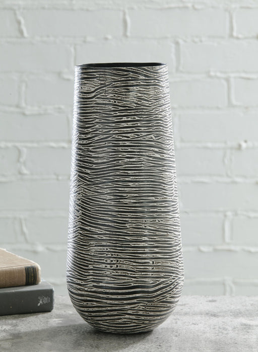 fynn-vase-2