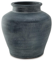 meadie-vase-1