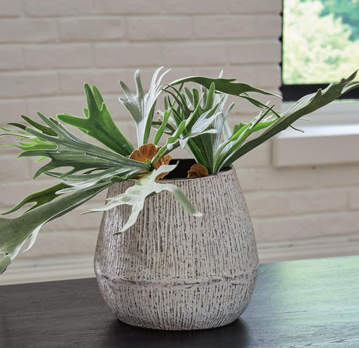 claymount-vase-2