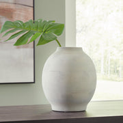 clayson-vase-2