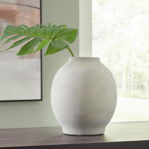 clayson-vase-2