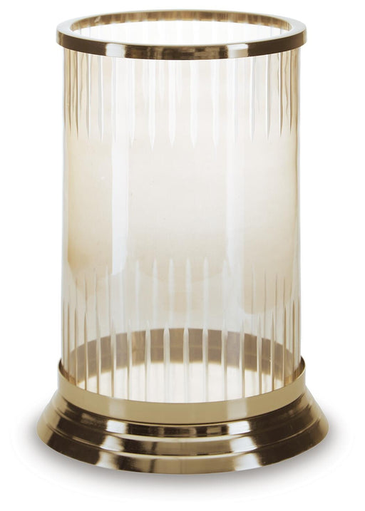 aavinson-candle-holder-1