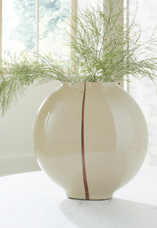sheabourne-vase-2