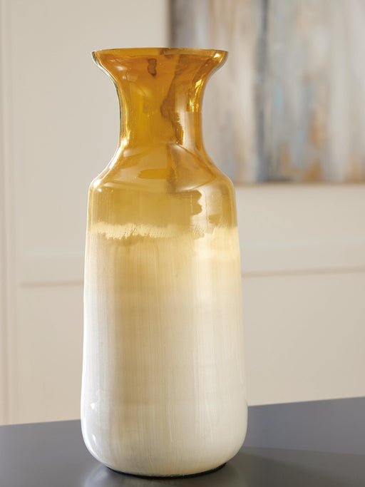 wynburg-vase-2