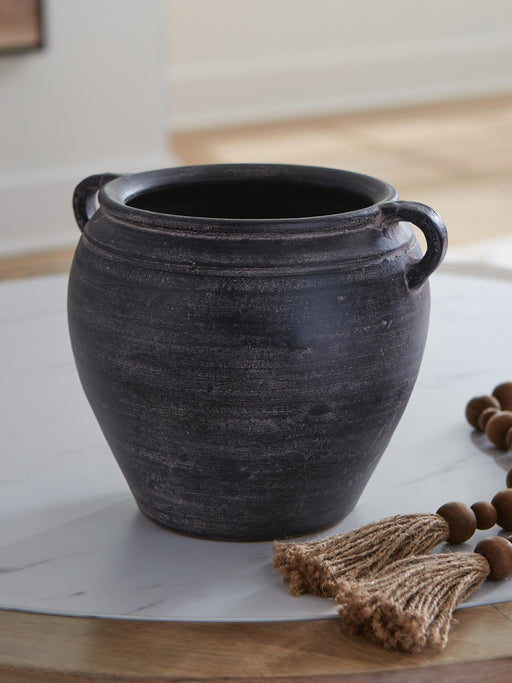 meadie-vase-2