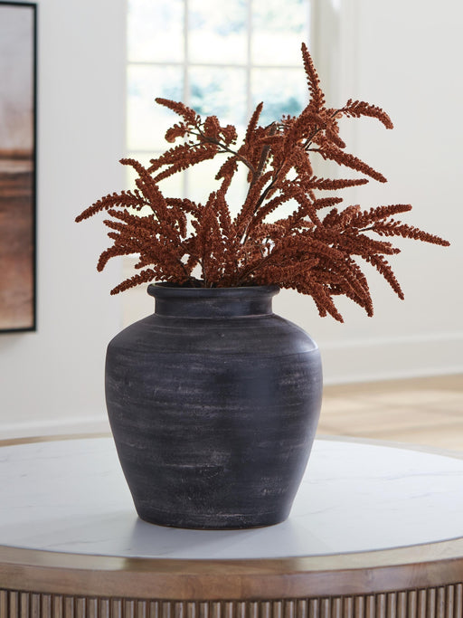 meadie-vase-2
