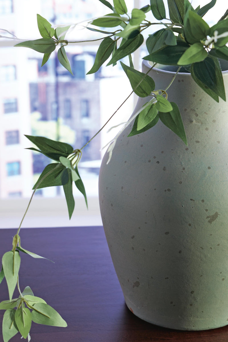 baychester-vase-3