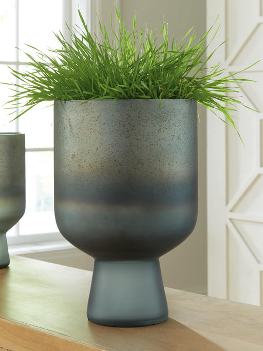 pennmore-vase-2