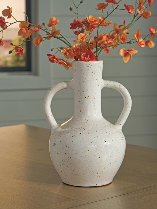 dallinworth-vase-2
