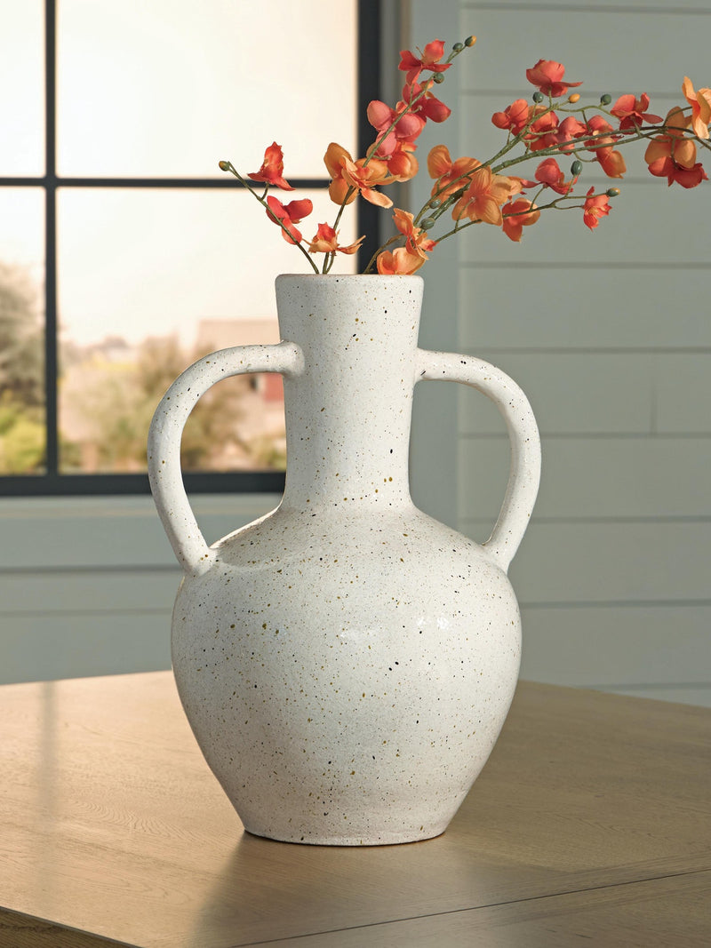 dallinworth-vase-2