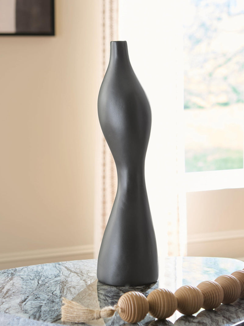 judsen-vase-2