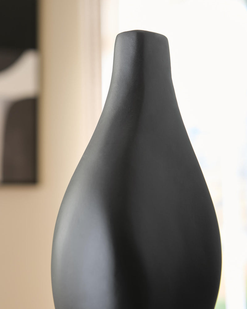 judsen-vase-4