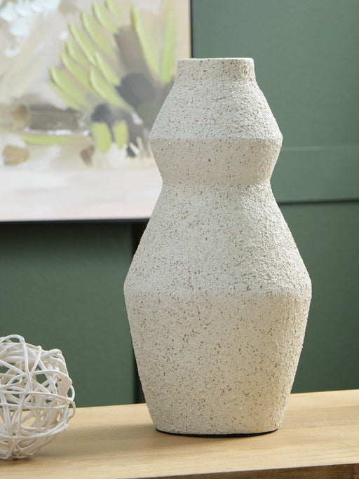 dawthorne-vase-2