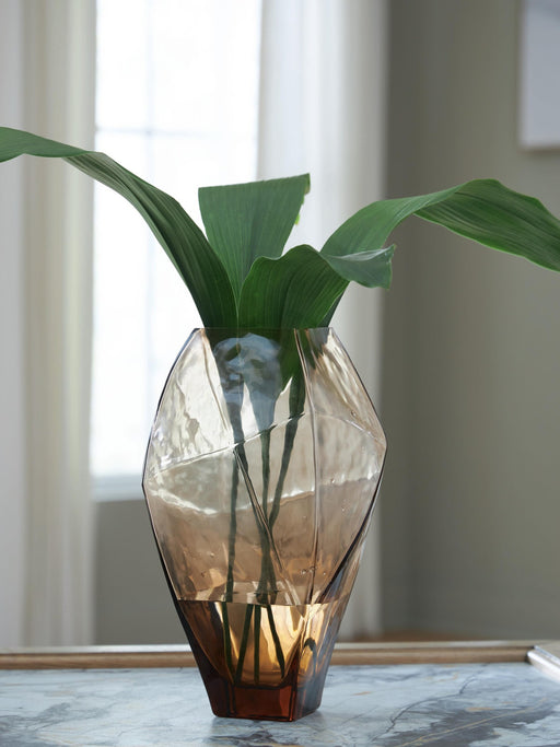 ewart-vase-2