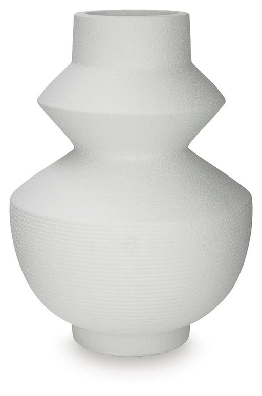naveen-vase-1