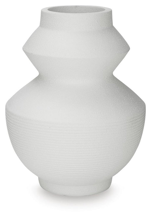 naveen-vase-1