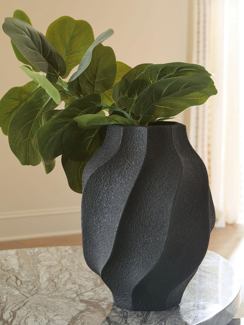 judworth-vase-2