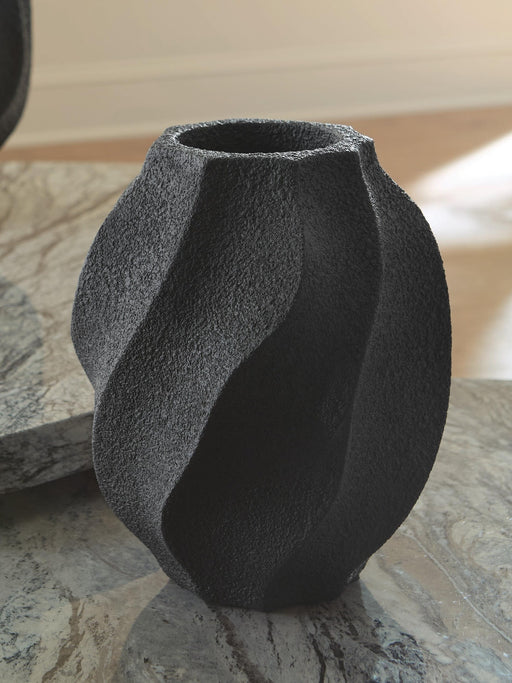 judworth-vase-2