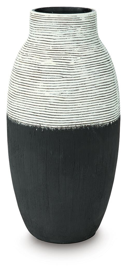 girtha-vase-1