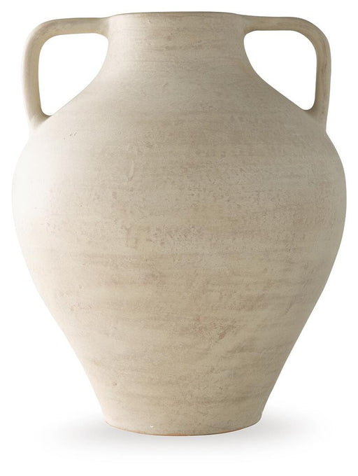justy-vase-1