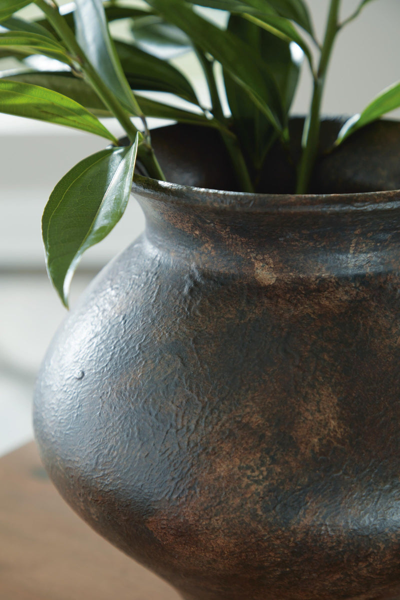 laddlow-vase-4