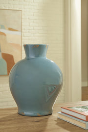 giliburgh-vase-2