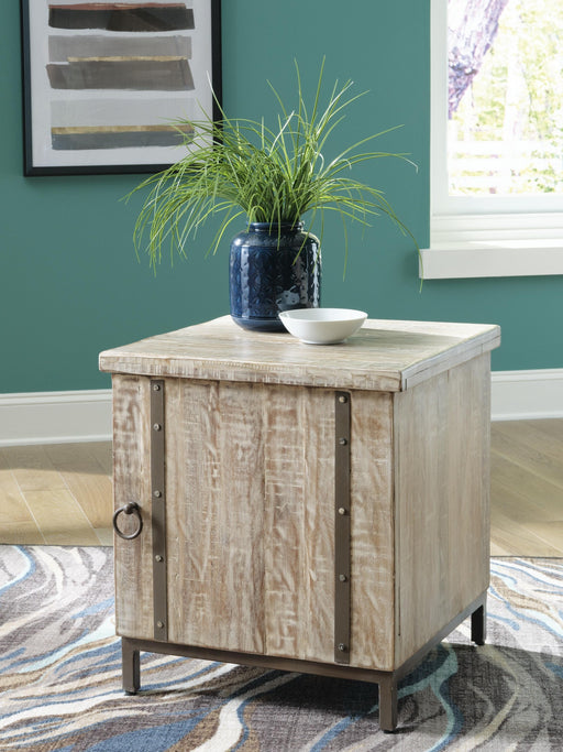 laddford-accent-cabinet-2