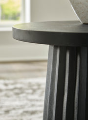 ceilby-accent-table-3