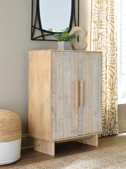 dallinbury-accent-cabinet-2